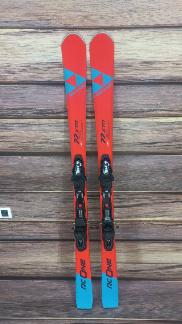 Skije FISCHER RC ONE 77 XTR 157cm