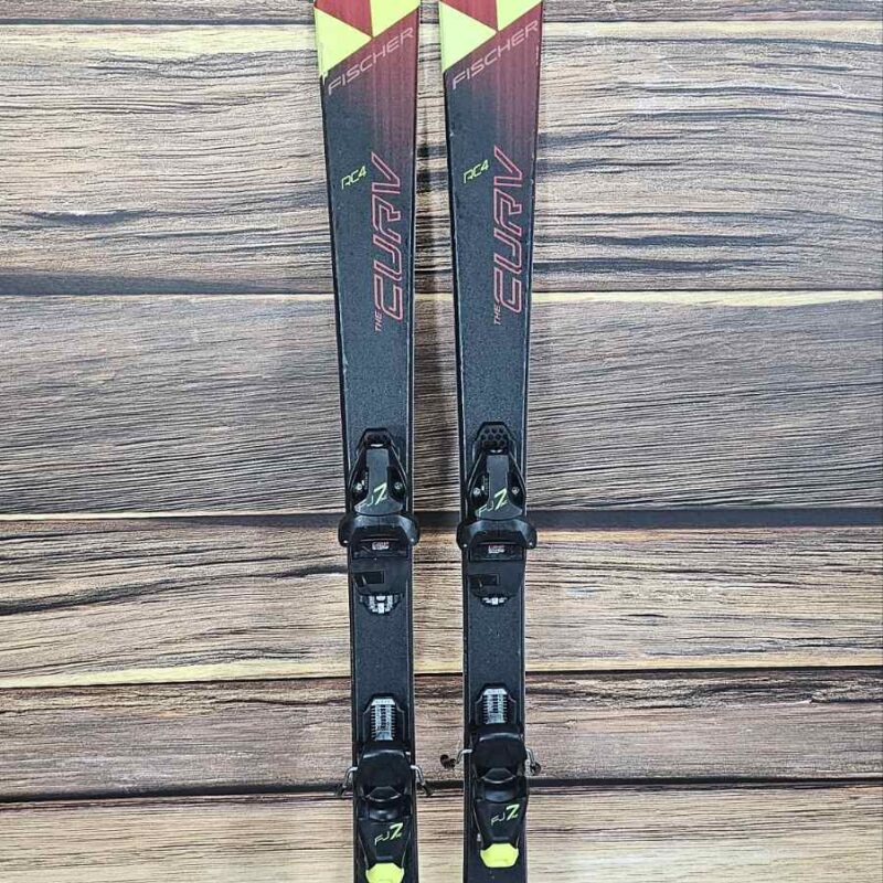 Skije FISCHER RC4 curv 140cm